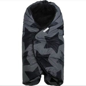 Brand New 7AM Enfant Nido Winter Wrap Star Print
